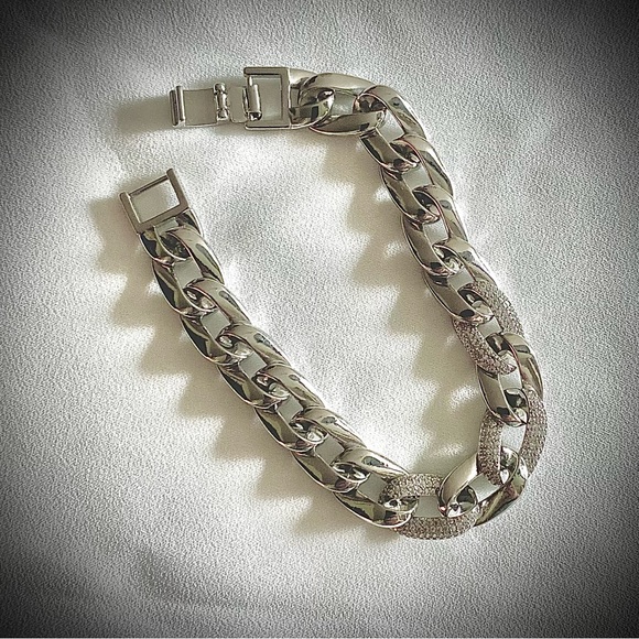 NWOT SILVER BRACELET - Picture 2 of 2